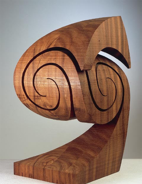 Kopf mit archimedischer Spirale, 2001, Teakholz, 48 x 22 x 22 cm, Diagonalansicht, Foto Walter Grunder