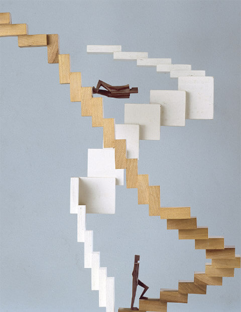 Geträumte Treppe, 1997, Nussbaumholz und Sperrholz, 75 x 68 x 90 cm, Foto Walter Grunder